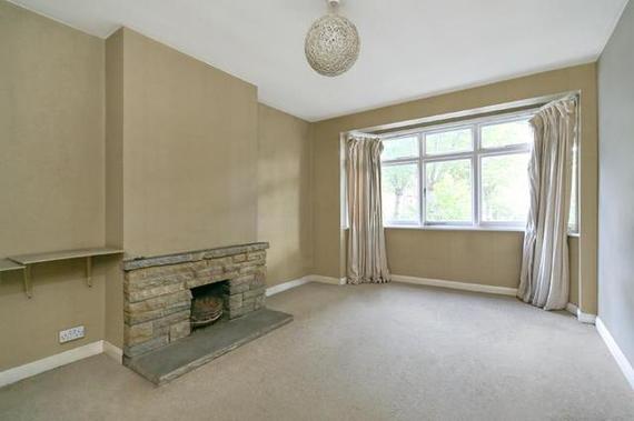 2 bedroom Flat for s...